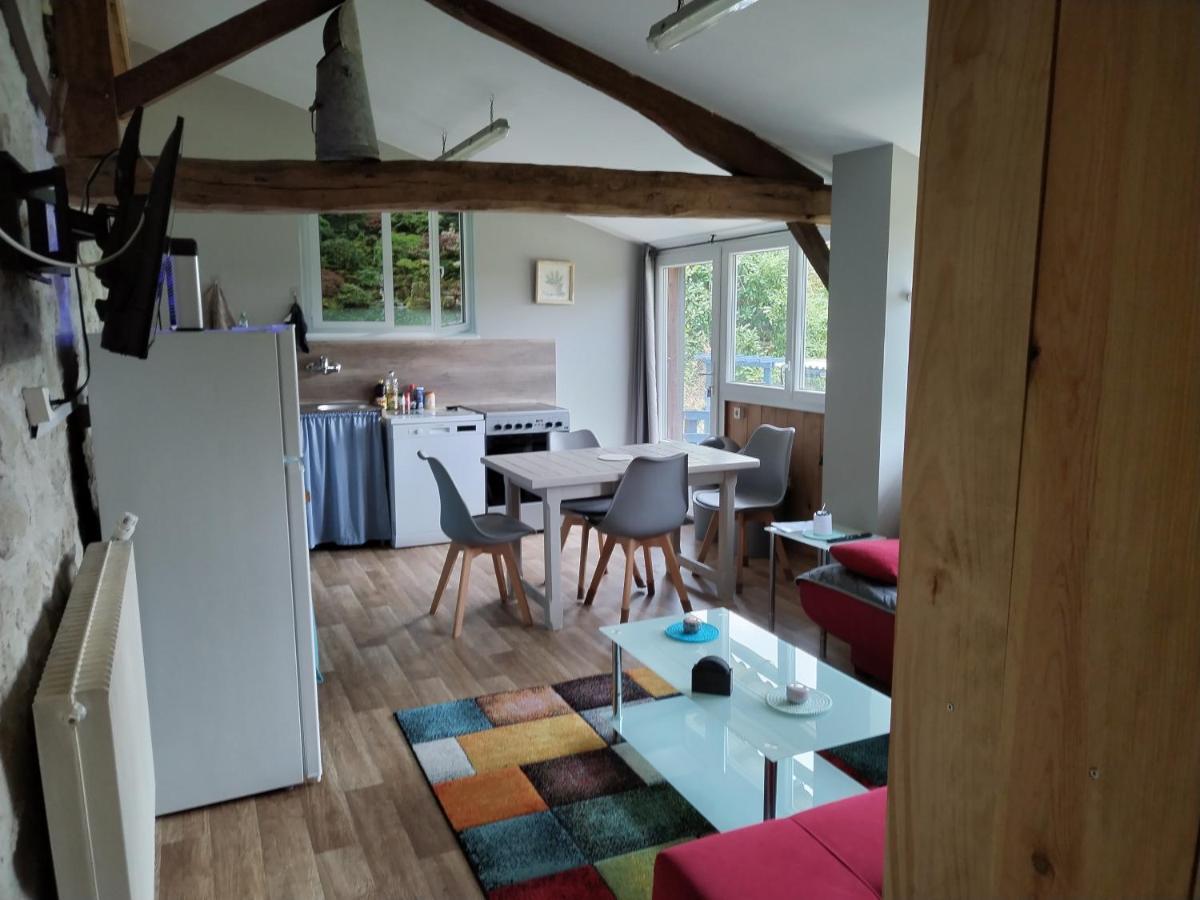 Chambre 2 A 4 Pers Gite Du Gardoir Boresse-et-Martron Exteriör bild