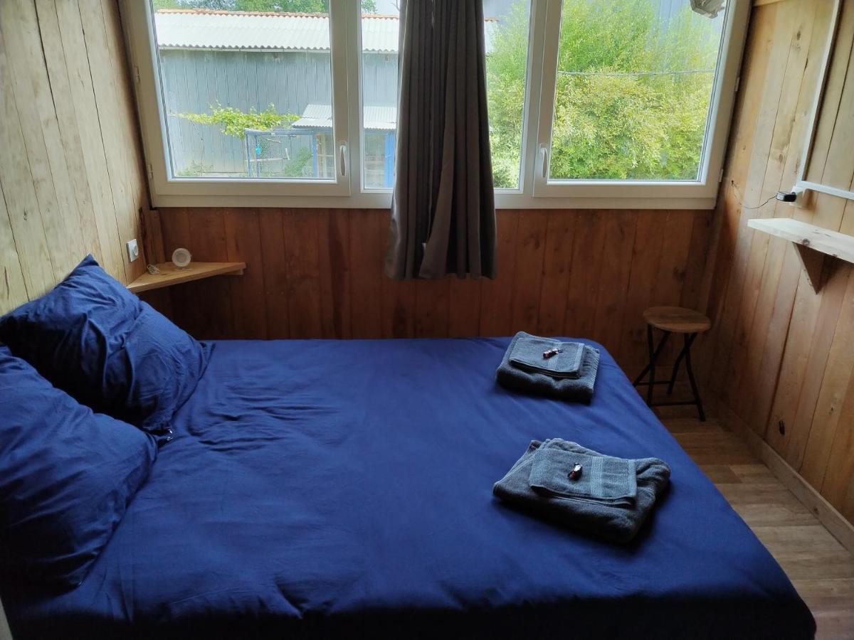 Chambre 2 A 4 Pers Gite Du Gardoir Boresse-et-Martron Exteriör bild